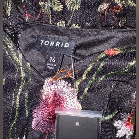 Torrid Black Floral Embroidered Maxi Dress Size 14 NWT - Picture 5 of 6